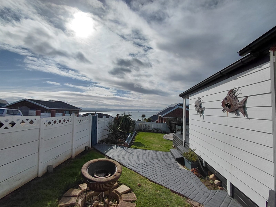2 Bedroom Property for Sale in Wavecrest Eastern Cape